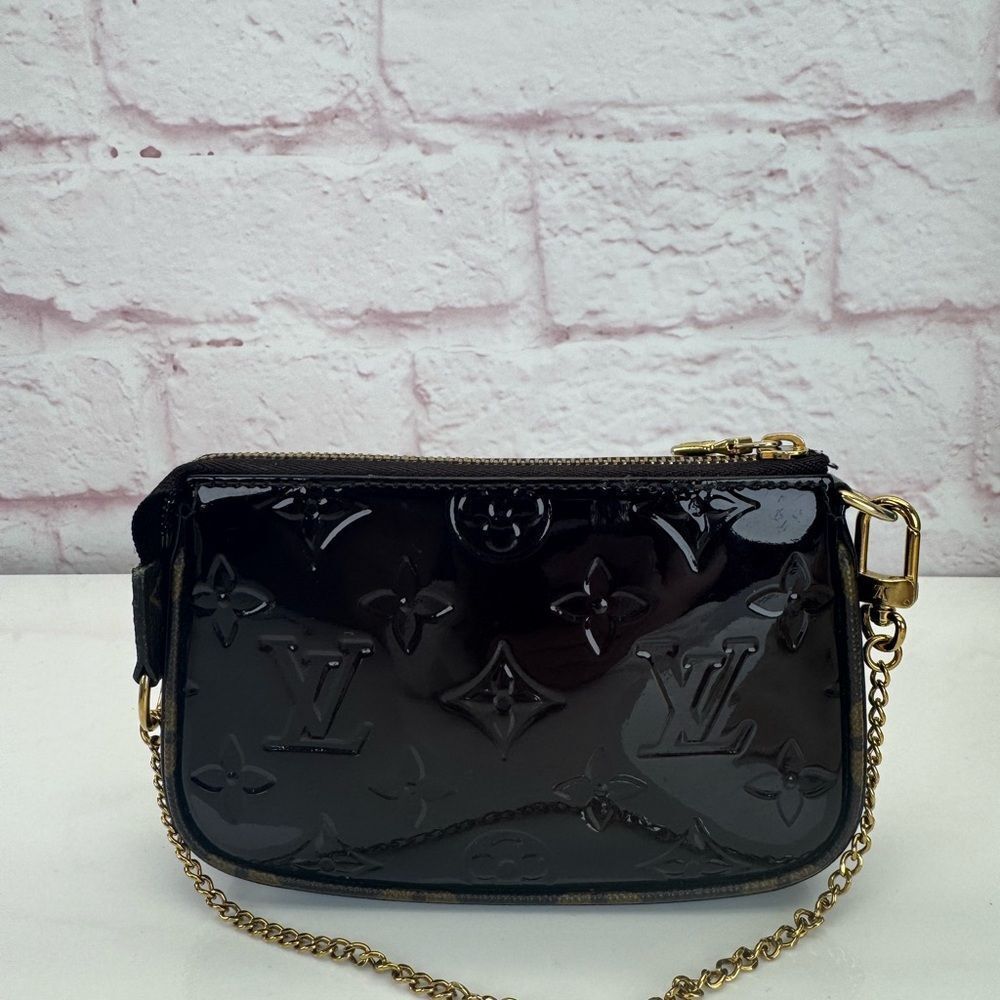 Louis Vuitton Amarante Monogram Vernis Mini Pochette Accessoires - Picture 6 of 16
